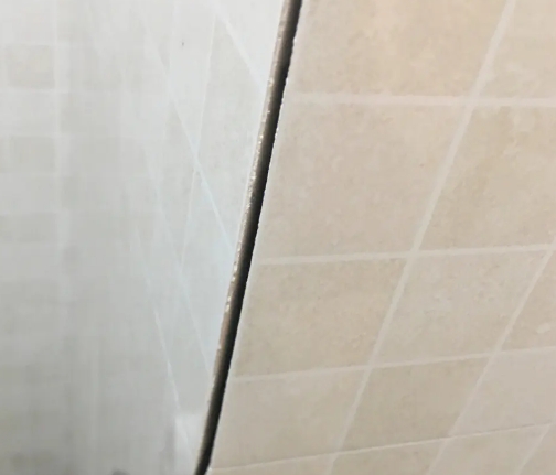 大安瓷砖空鼓维修公司分享阳台瓷砖脱落的修复过程可以分为以下几个步骤